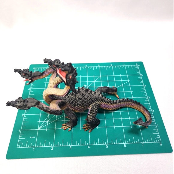 Hydra Multi-Headed Dragon Figurine Black and Tan - Picture 9 of 10